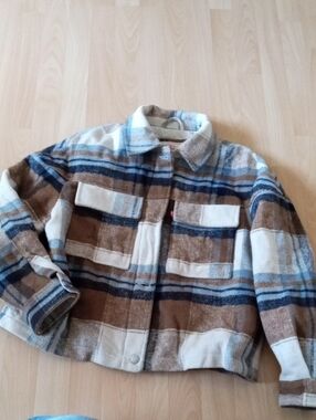 $50>>>Women's  Levi's Plaid Shacket Jacket in Brown & Blue B44 L11 Crop Nwot